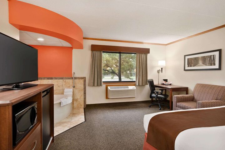 Room 36 of 48
