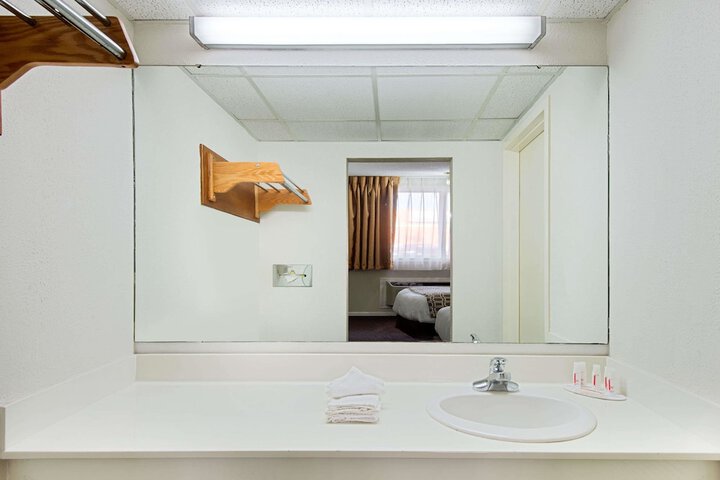 Room 22 of 36
