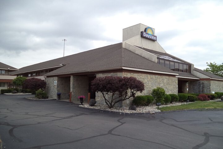 Hotel 2 of 64