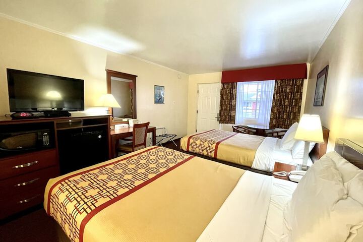 Room 15 of 18