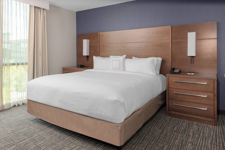 Room 10 of 27