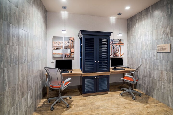 Business Center 47 of 48