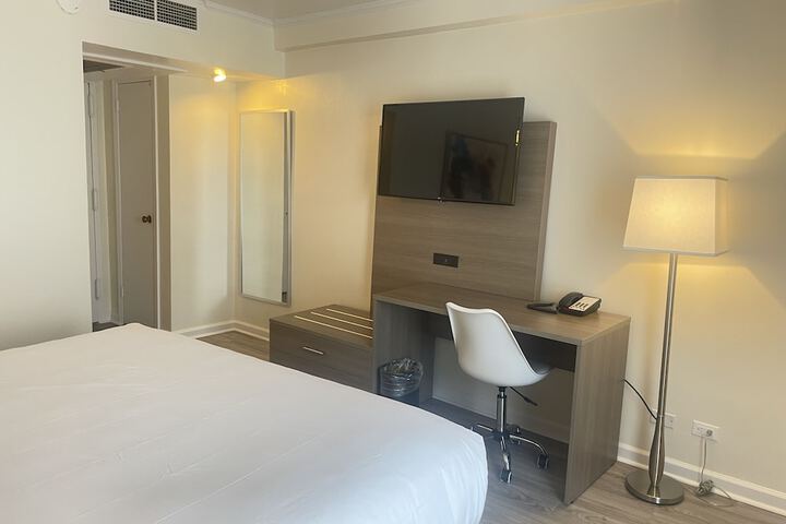 Room 15 of 43