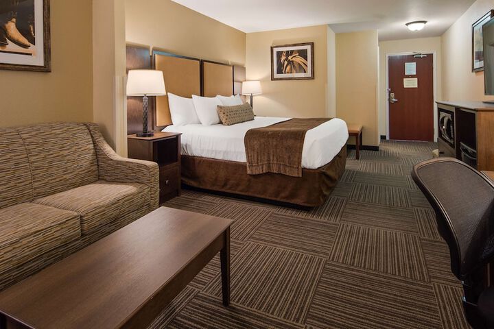 Room 11 of 24