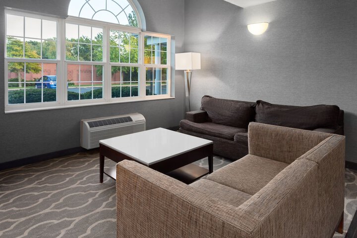 Americas Best Value Inn & Suites Racine