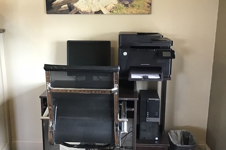 Business Center 22 of 23