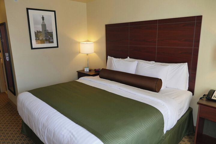 Cobblestone Inn & Suites - Winterset IA