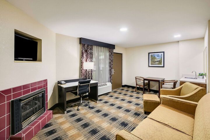 Quality Inn & Suites Mt. Chalet