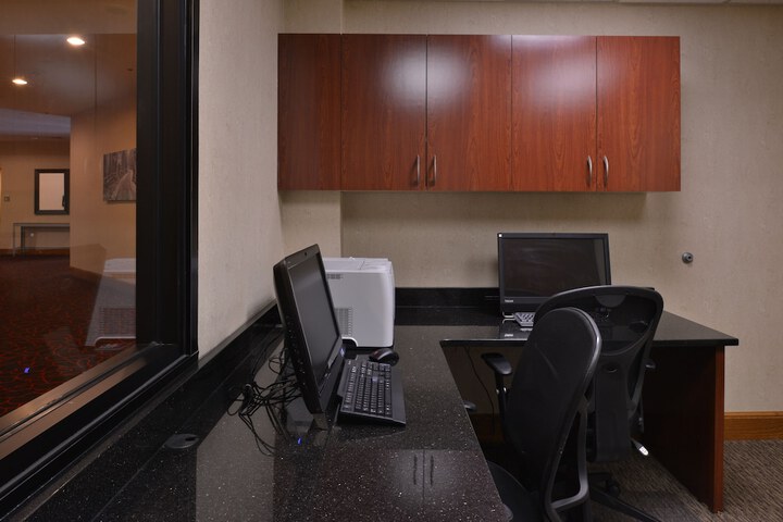 Business Center 99 of 104