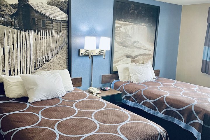 Room 8 of 24