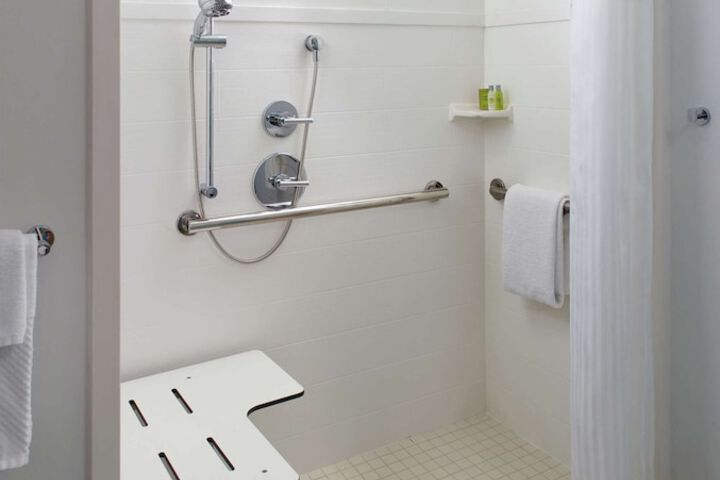 Room 15 of 26