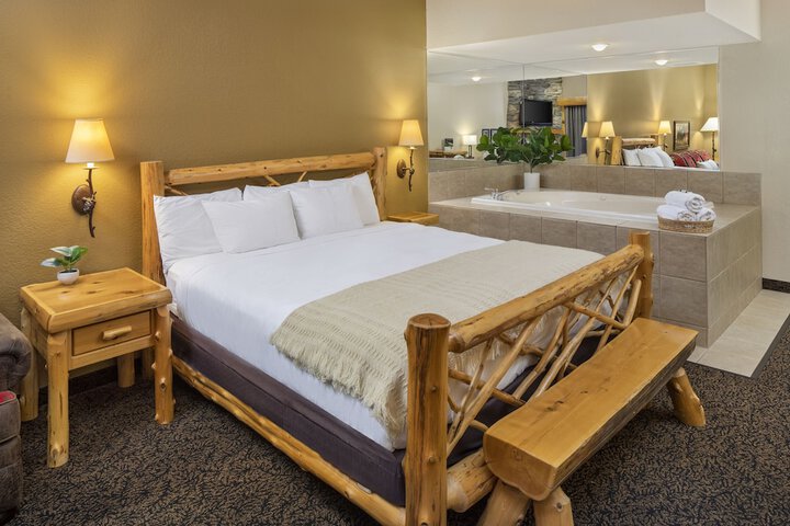 bantr Grand Hotel Wausau - Rothschild