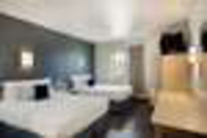Room 89 of 112