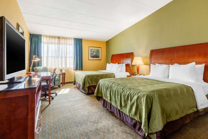 Room 32 of 51