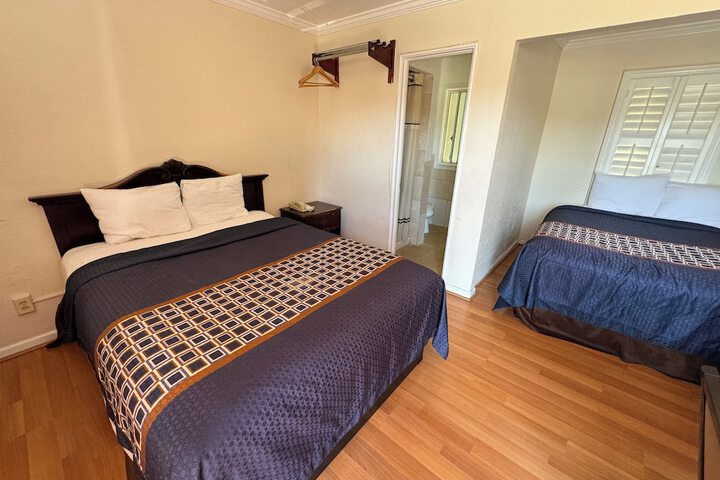 Room 22 of 28