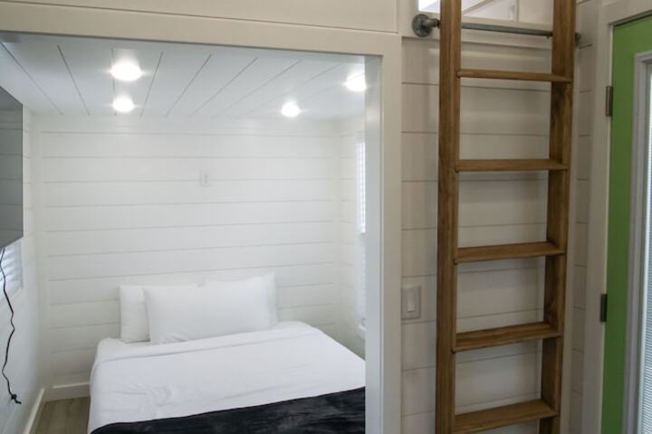 Room 65 of 77