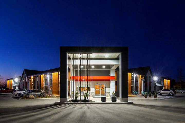 Hotel 8 of 44