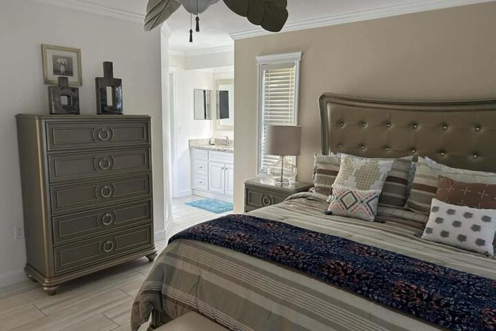 LUX VILLAs on beautiful Palmer Ranch