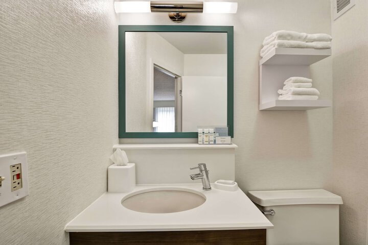 Room 25 of 58