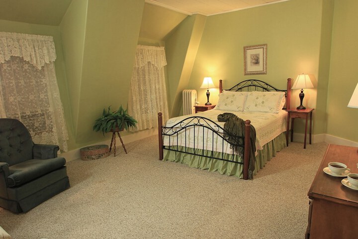 Fullerton Inn