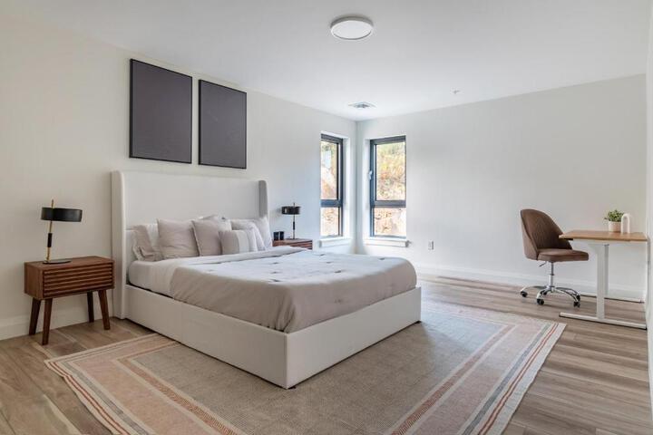Modern Furnished Apartment in Heart of Quincy