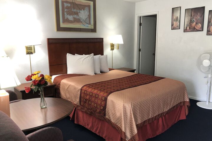 Room 10 of 36