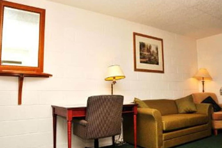 Room 13 of 21
