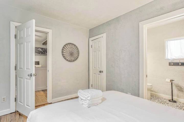 Room 46 of 97