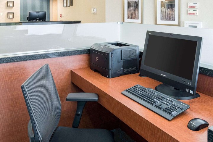 Business Center 32 of 32