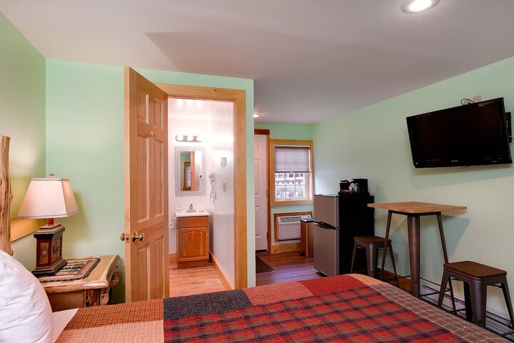 Room 28 of 153