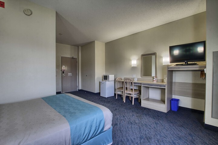 Room 30 of 31