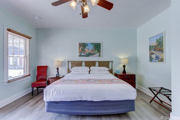 Room 8 of 32