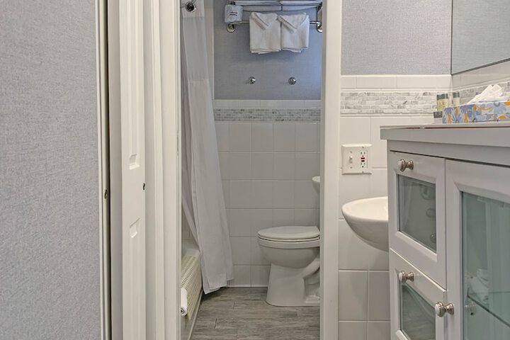 Room 115 of 184