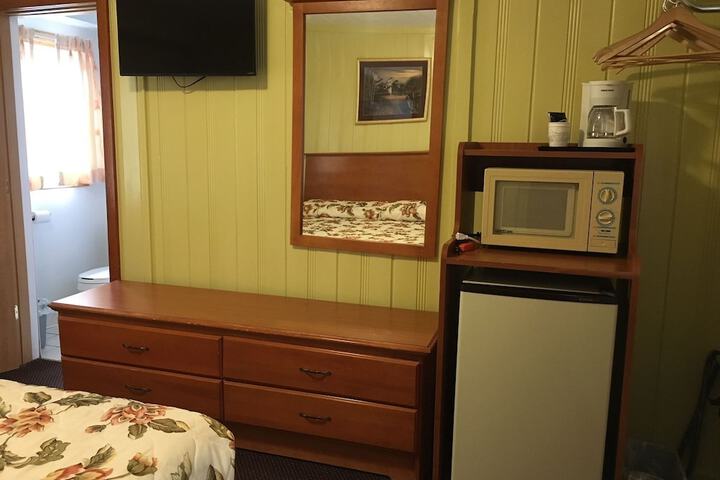 Room 25 of 38