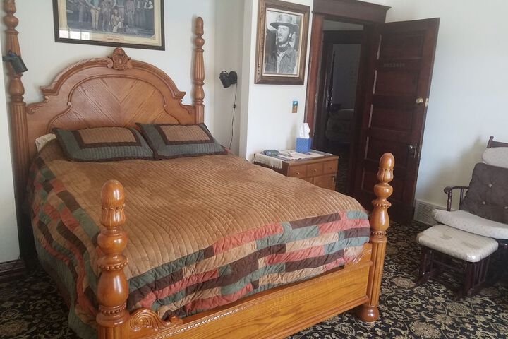Room 52 of 77