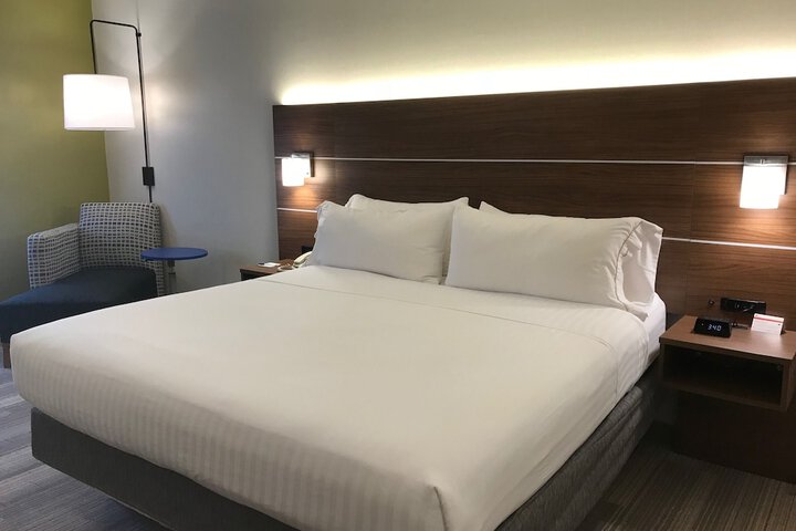 Holiday Inn Express Hotel & Suites Rochester - Victor by IHG