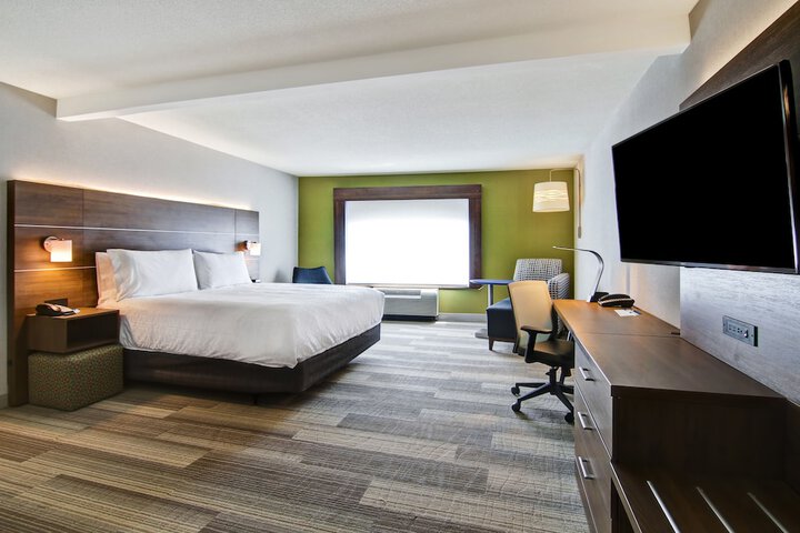 Room 34 of 69