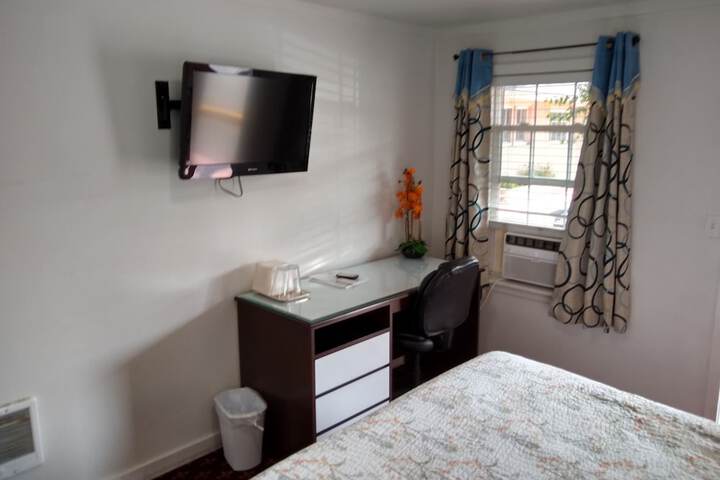 Room 11 of 42