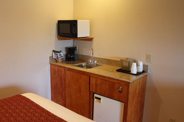 Room 15 of 16