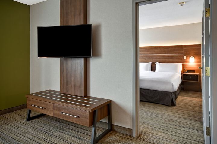 Holiday Inn Express Newport North - Middletown by IHG