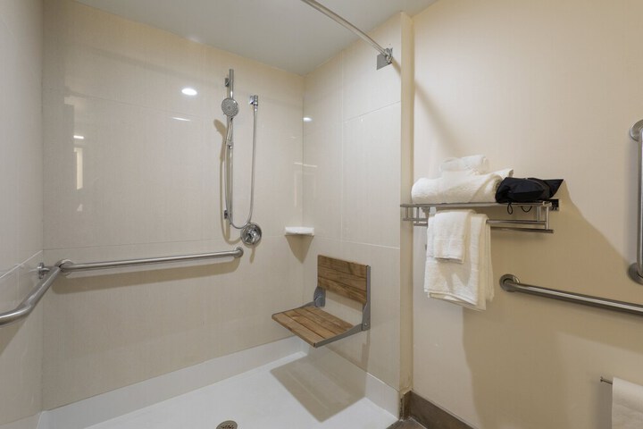 Holiday Inn Brookfield - ​​Milwaukee by IHG