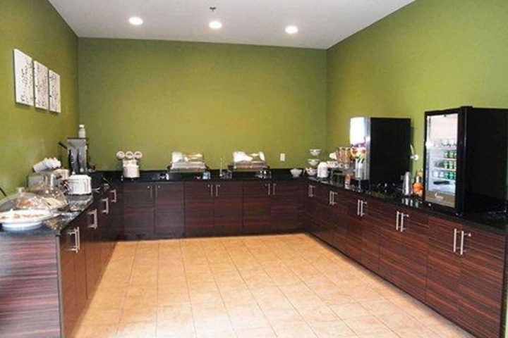 Breakfast/Coffee Service 38 of 45