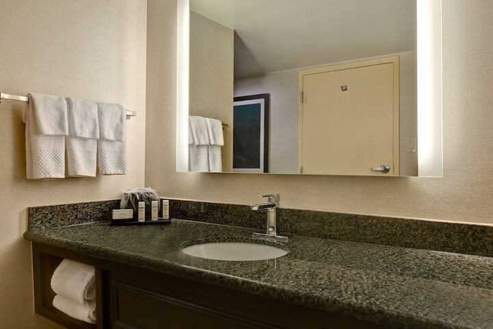 Embassy Suites Hotel Winston-Salem