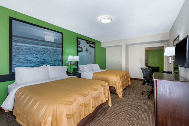 Room 34 of 40