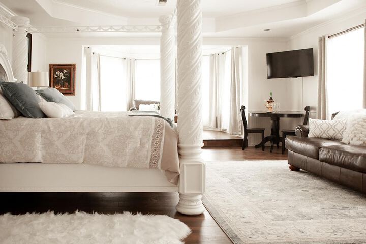 Room 33 of 118