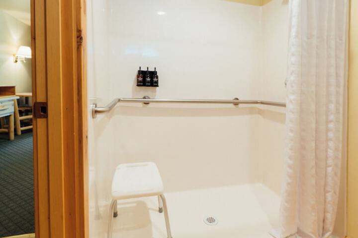 Room 9 of 25