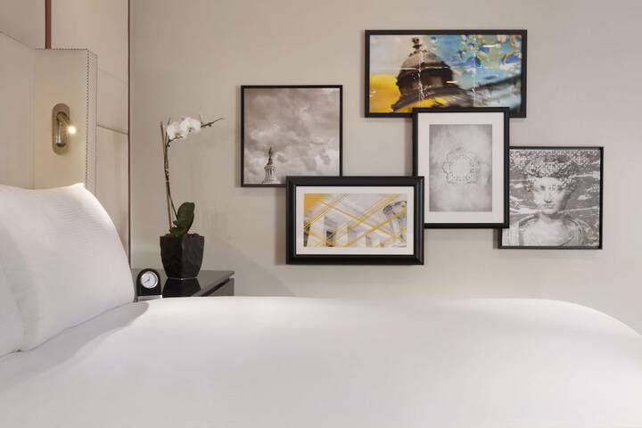 Room 49 of 108