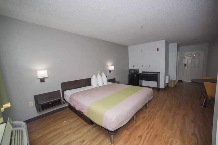 Room 18 of 42