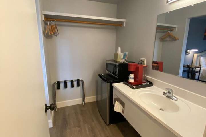 Room 6 of 49