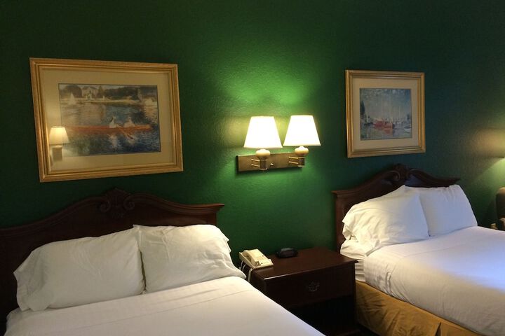 Room 35 of 48